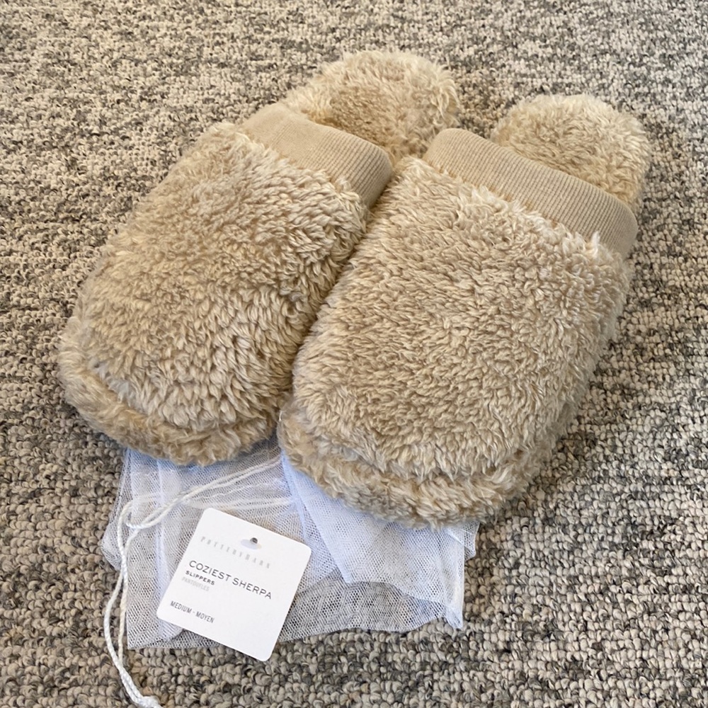 Pottery Barn Sherpa slippers -M